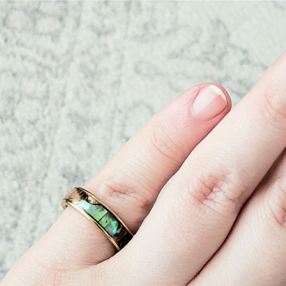 NWOT Natural abalone shell ring - Picture 5 of 5